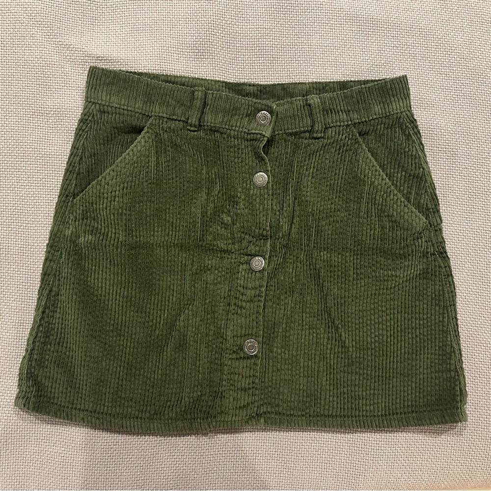 Girls olive green old navy corduroy button skirt sz  XL (14/16)